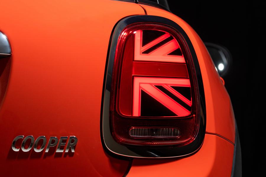 Детали экстерьера Mini Cooper (F56) 2018 года  (SG) (фото 9 из 18)
